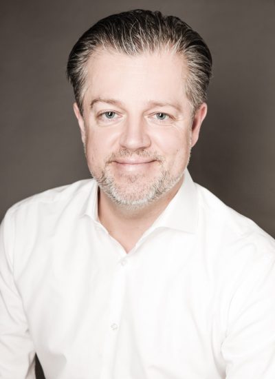 Dr. Thomas Kox Dr. Thomas Kox